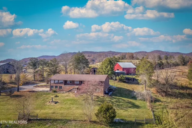 $490,000 | 228 McCarter Lane, Cumberland Gap, TN 37724