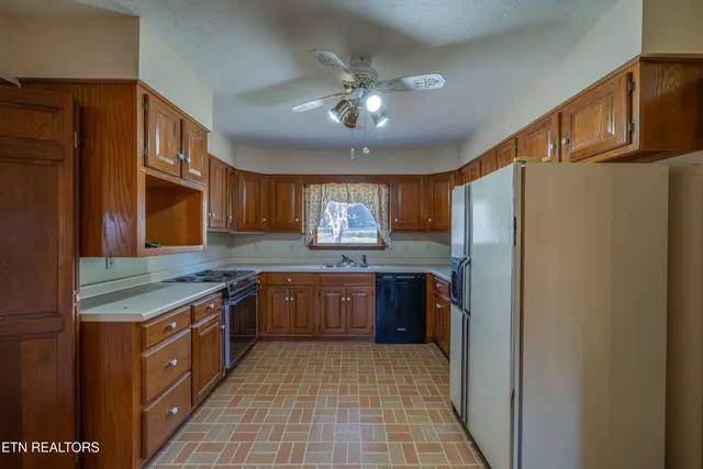 $490,000 | 228 McCarter Lane, Cumberland Gap, TN 37724