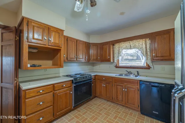 $490,000 | 228 McCarter Lane, Cumberland Gap, TN 37724