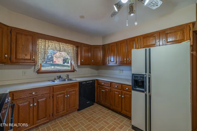 $490,000 | 228 McCarter Lane, Cumberland Gap, TN 37724