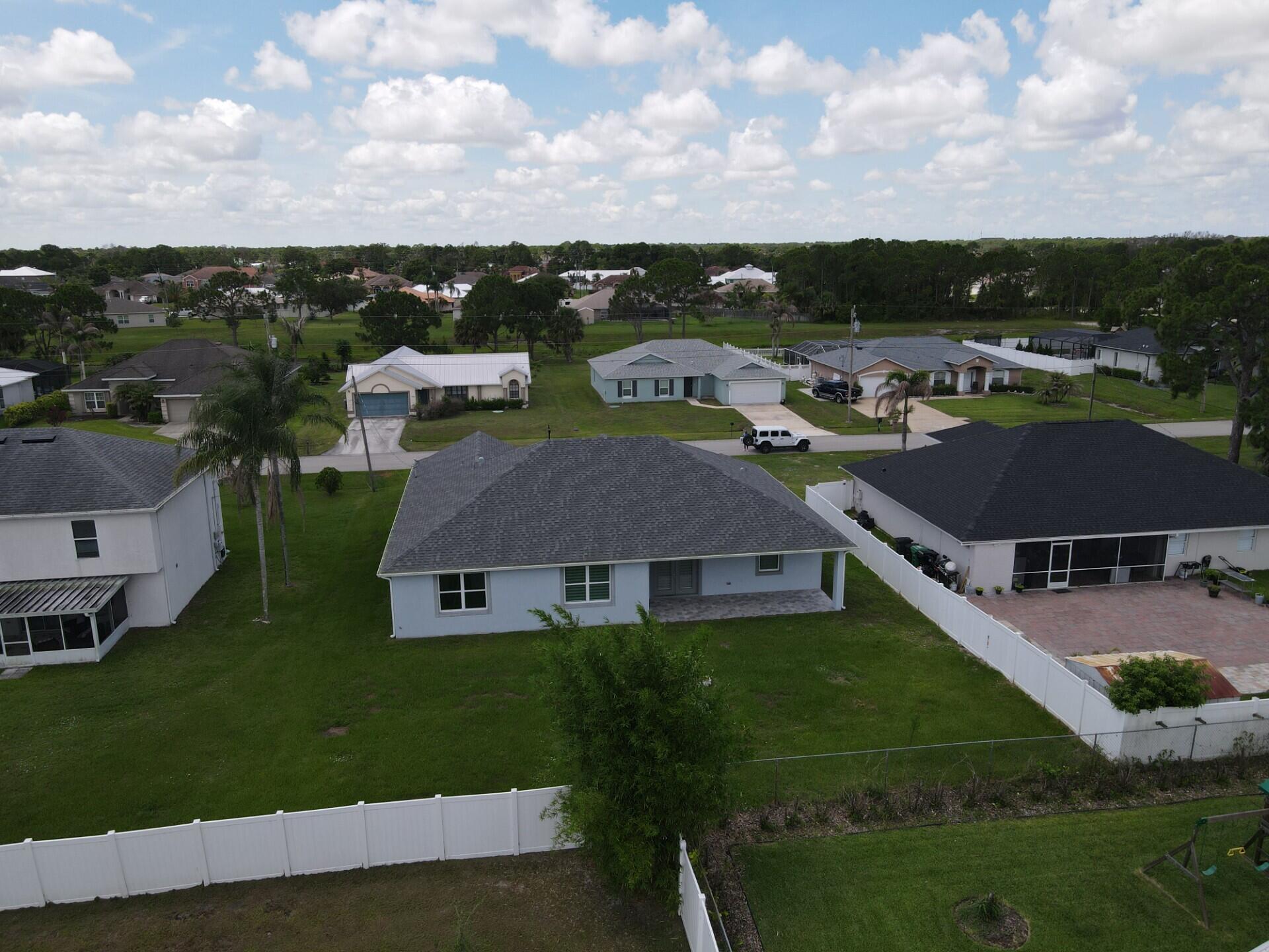 5673 Northwest Whitecap Road Port St. Lucie, FL 34986 - Photo 28 of 31 2b08e6f6-78b2-4614-a4a0-b3f16d71b133