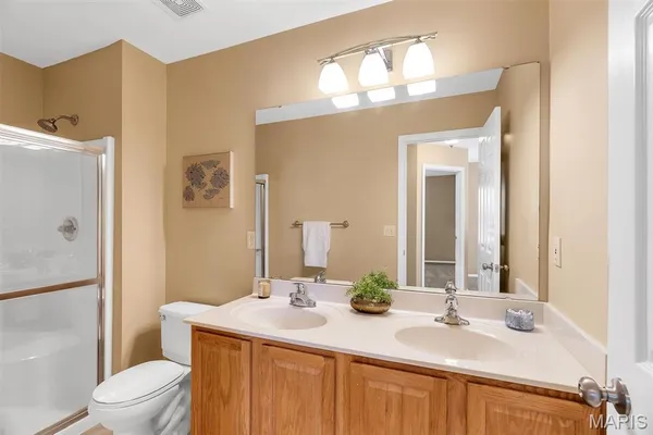 $275,000 | 1249 Big Bend Crossing Drive, Manchester, MO 63088