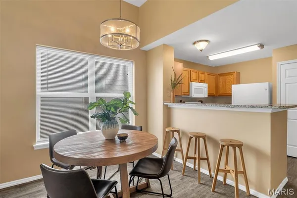 $275,000 | 1249 Big Bend Crossing Drive, Manchester, MO 63088