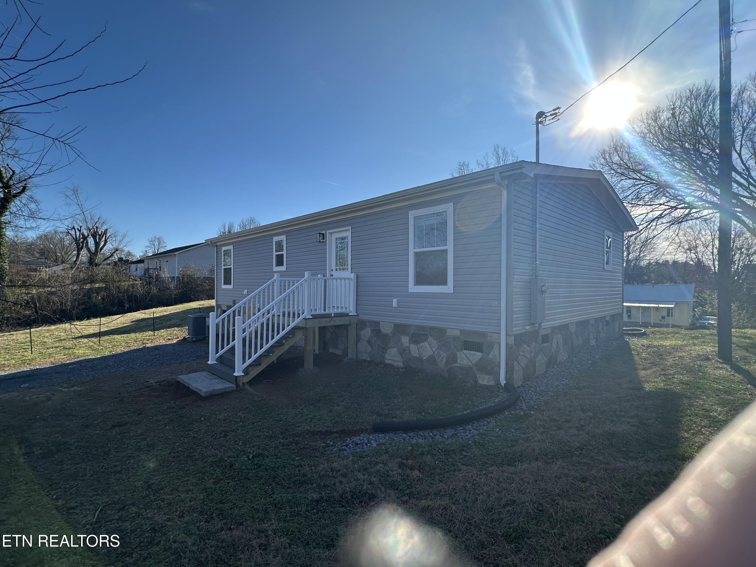 645 Virginia Street Newport, TN 37821 - Photo 5 of 16 IMG_9582