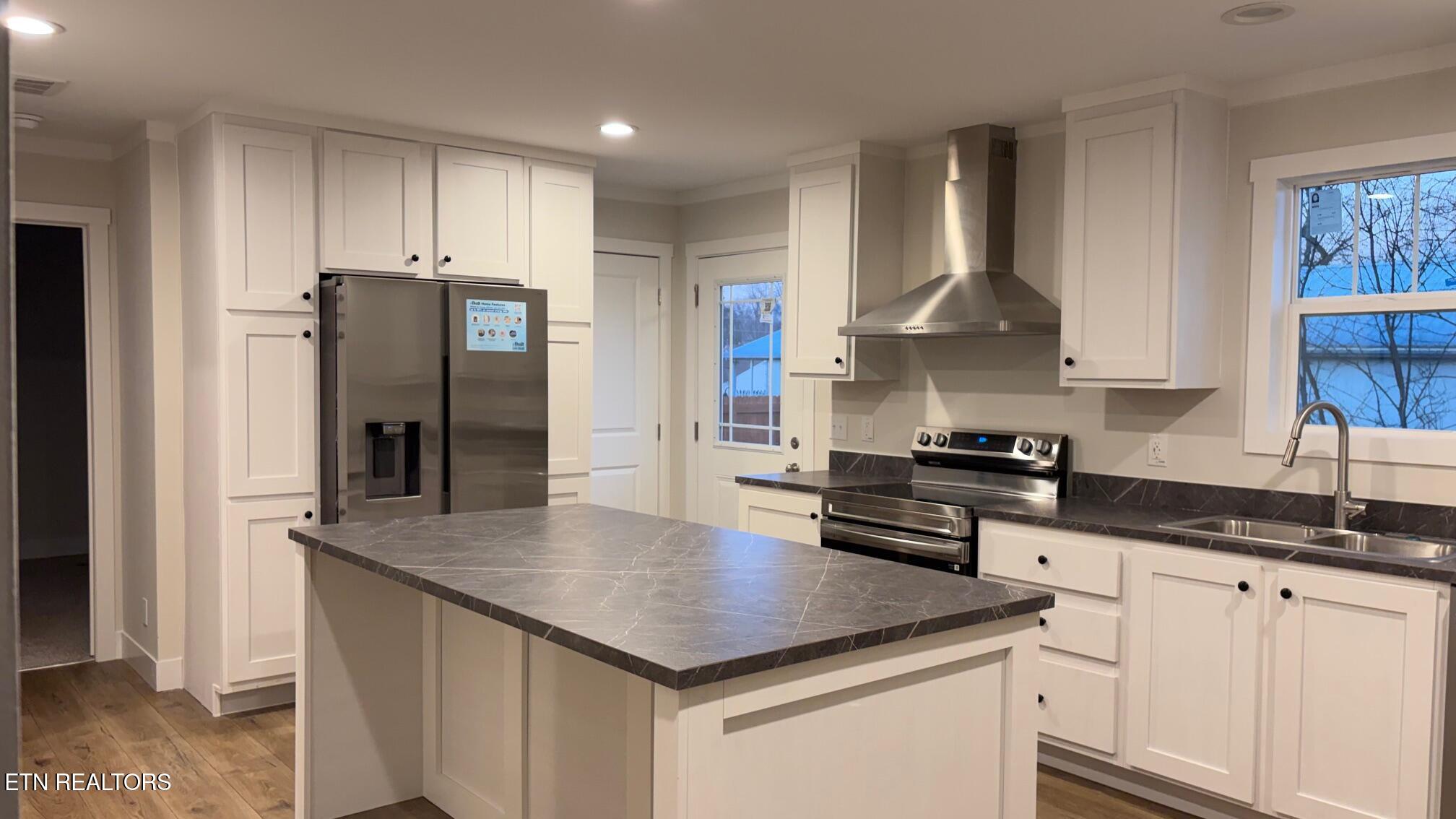 645 Virginia Street Newport, TN 37821 - Photo 8 of 16 IMG_6510