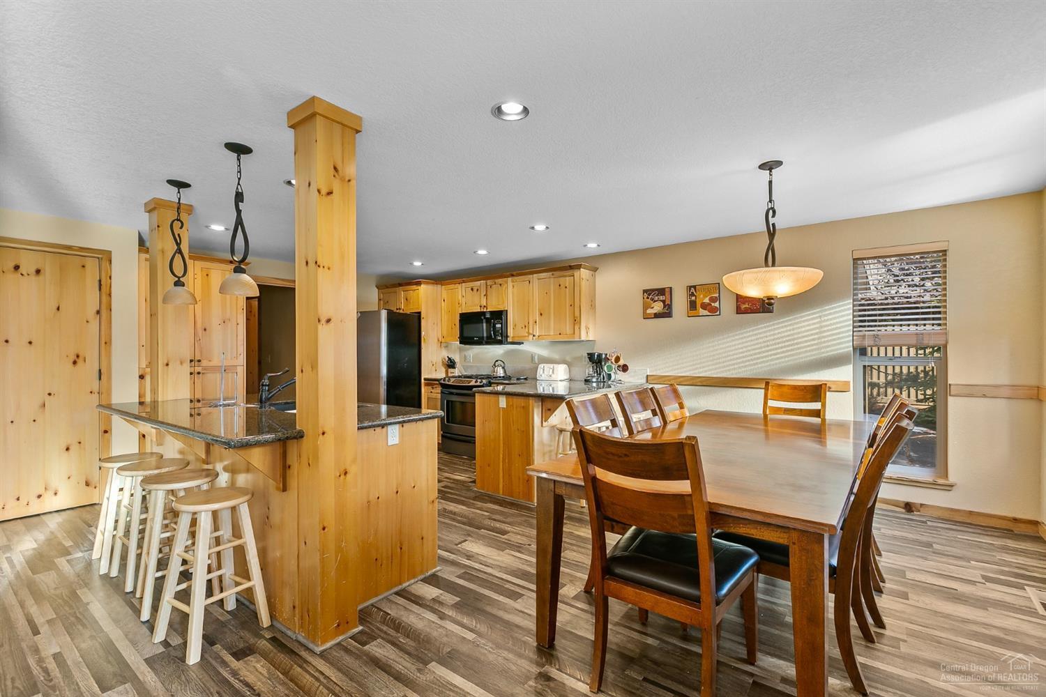 11 Oregon Loop Sunriver, OR 97707 - Photo 5 of 23 Additional Photo