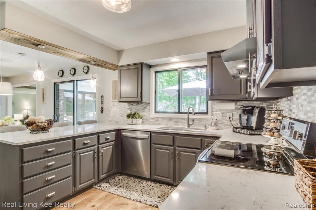 1635 North Kilburn Road Rochester Hills, MI 48306 - Photo 15 of 62