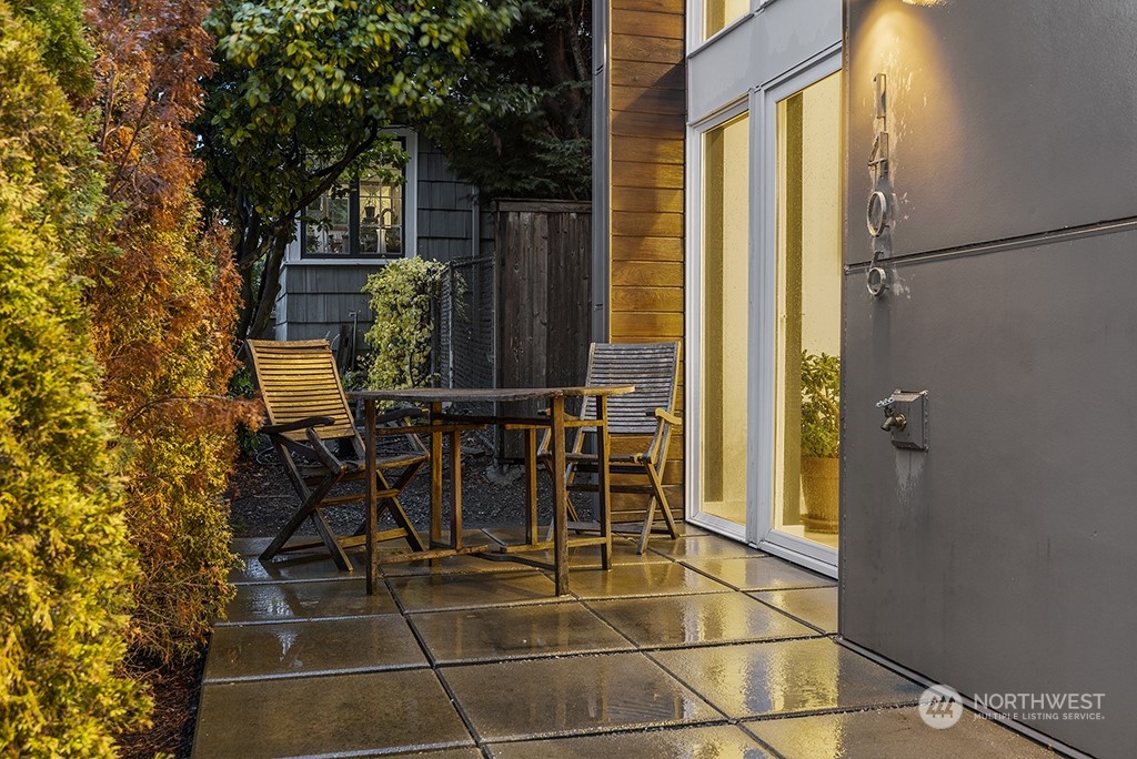 1406 South Bennett Street Seattle, WA 98108 - Photo 33 of 36 a view of balcony with patio