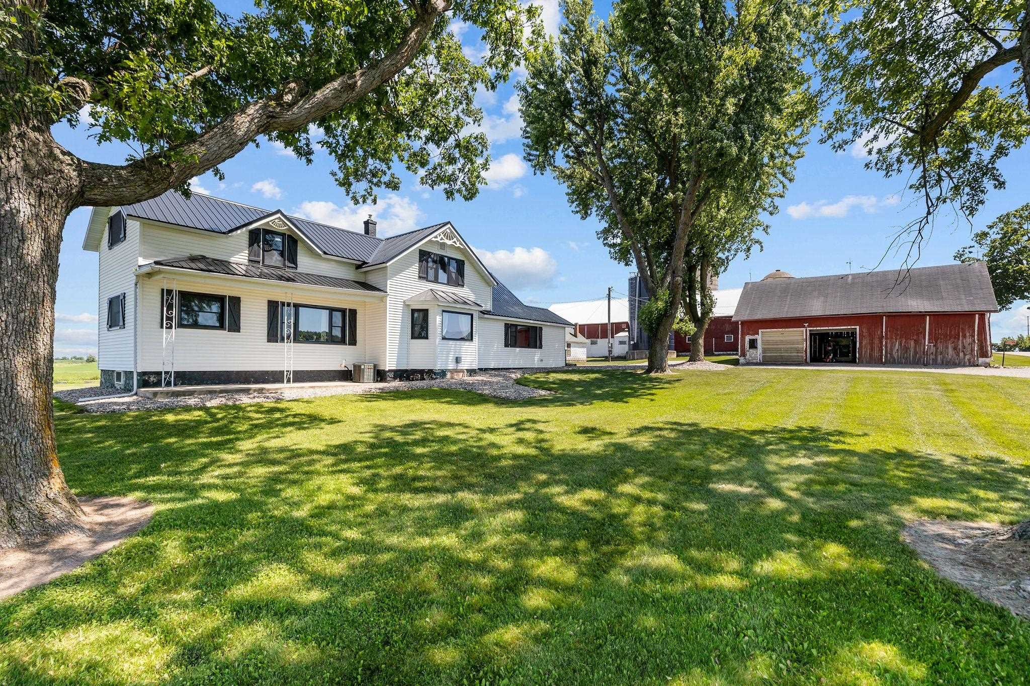 N5964 Division Road Cecil, WI 54111 - Photo 40 of 80