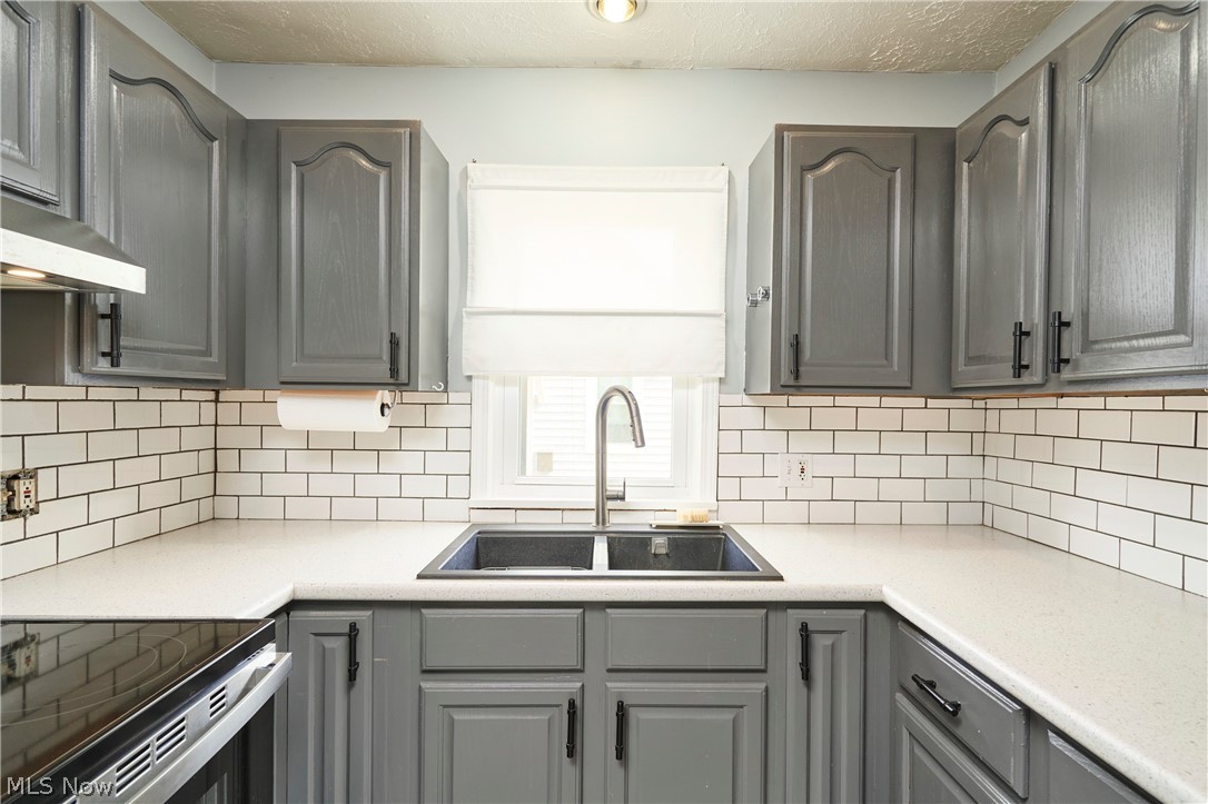 1612 Fairfax Road Akron, OH 44313 - Photo 4 of 13 Gallery Image 4
