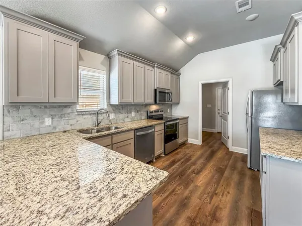 $2,395 | 2800 Orchid Drive, Sherman, TX 75092