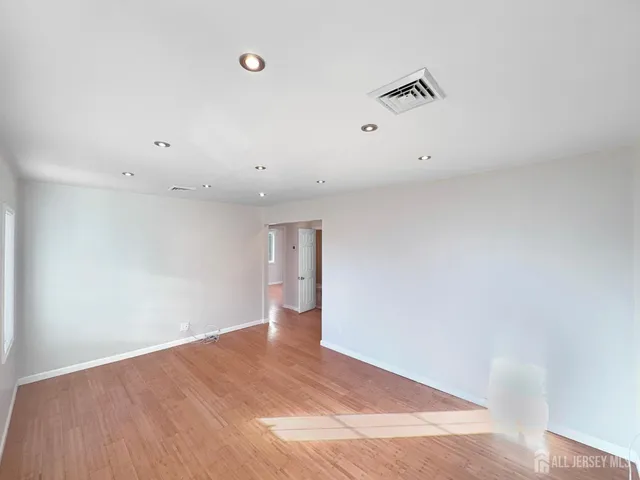 $509,000 | 124 Lincoln Avenue, Colonia, NJ 07067