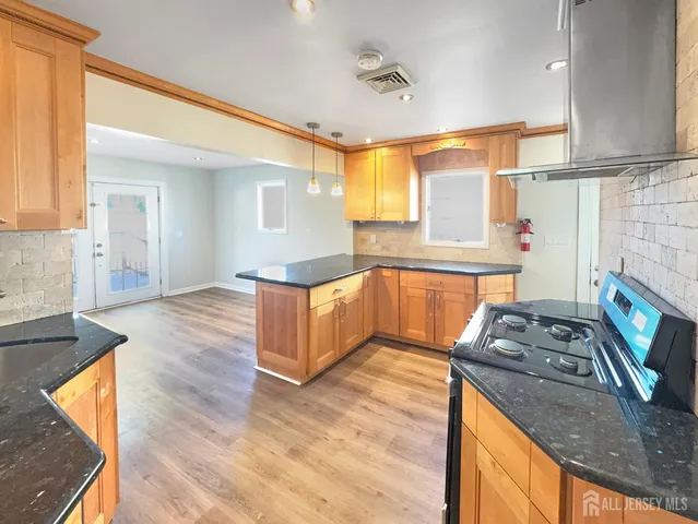 $509,000 | 124 Lincoln Avenue, Colonia, NJ 07067