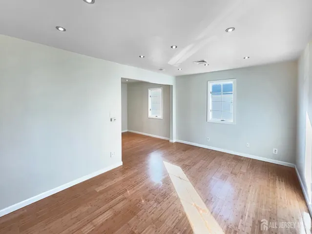 $509,000 | 124 Lincoln Avenue, Colonia, NJ 07067