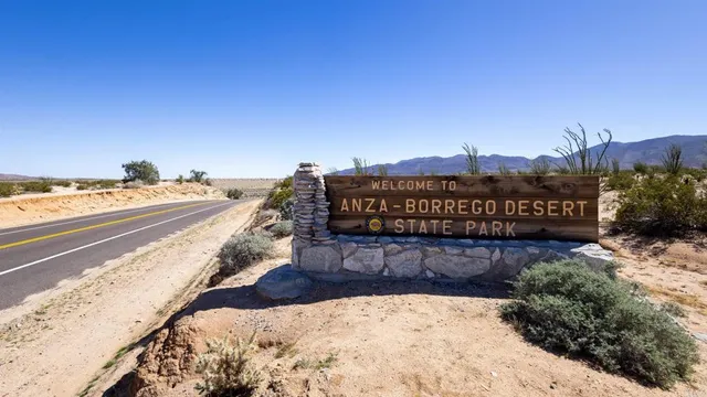 a view of a pathway along the roof of a house