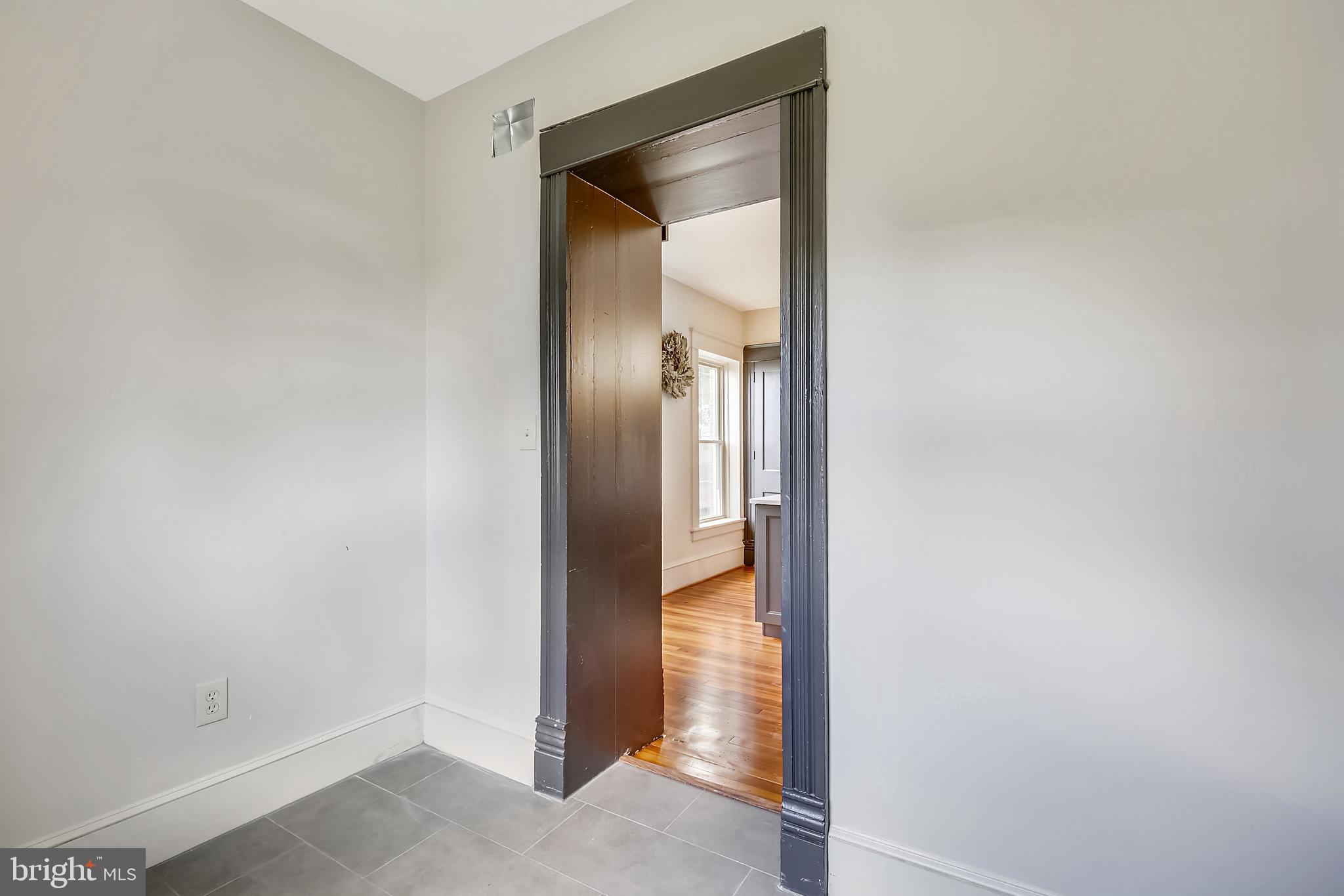107 Blue Ridge Avenue New Windsor, MD 21776 - Photo 28 of 74 Walk in pantry