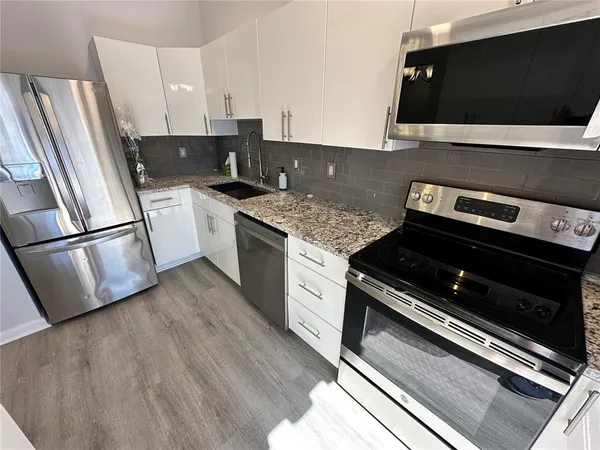 $2,800 | 864 Waterside Lane, Bradenton, FL 34209