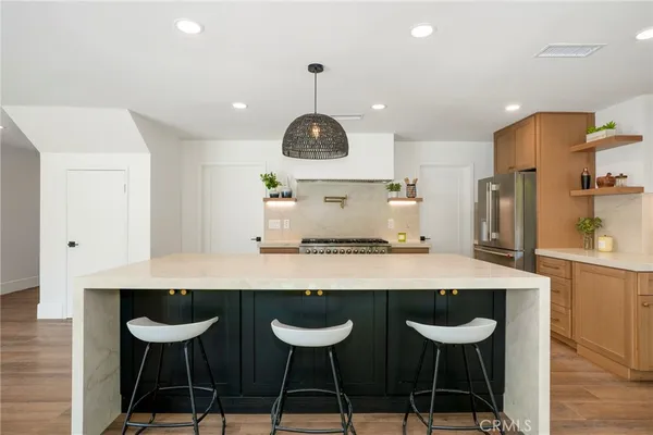 $1,799,000 | 3050 Arlotte Avenue, Long Beach, CA 90808