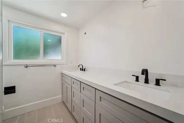 $1,799,000 | 3050 Arlotte Avenue, Long Beach, CA 90808