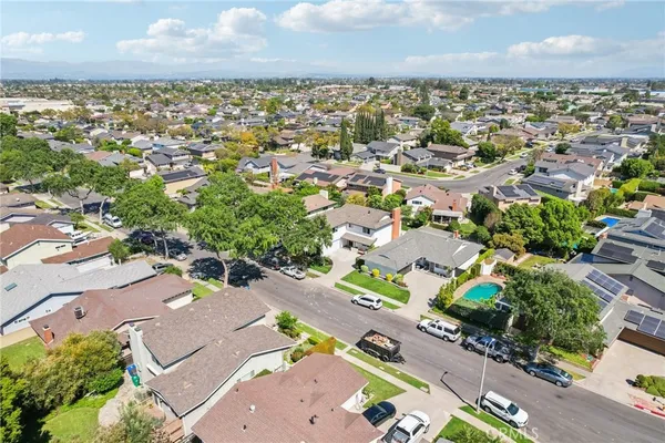 $1,799,000 | 3050 Arlotte Avenue, Long Beach, CA 90808