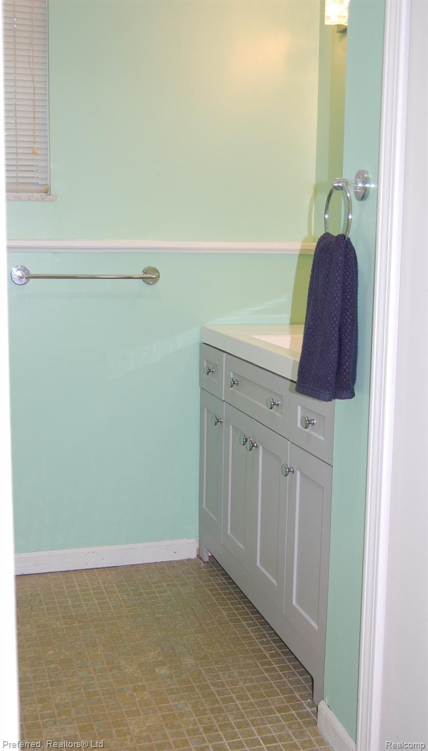3568 Golfside Road Ypsilanti, MI 48197 - Photo 19 of 25 Full Bathroom