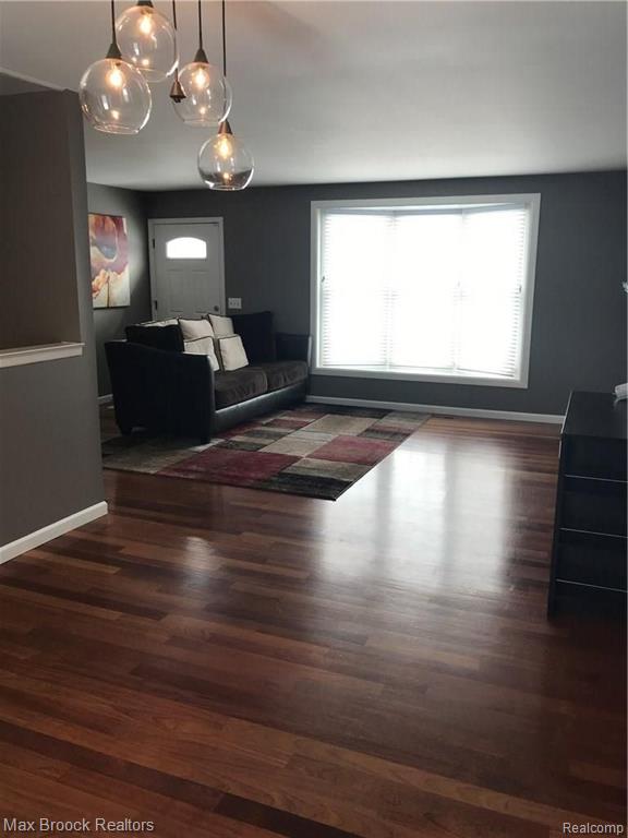 727 Bolinger Street Rochester Hills, MI 48307 - Photo 4 of 22