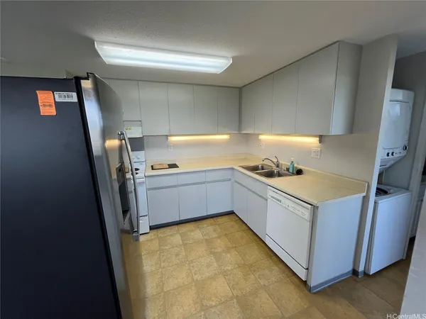 $2,500 | 1060 Kamehameha Highway, Unit 3204B, Pearl City, HI 96782