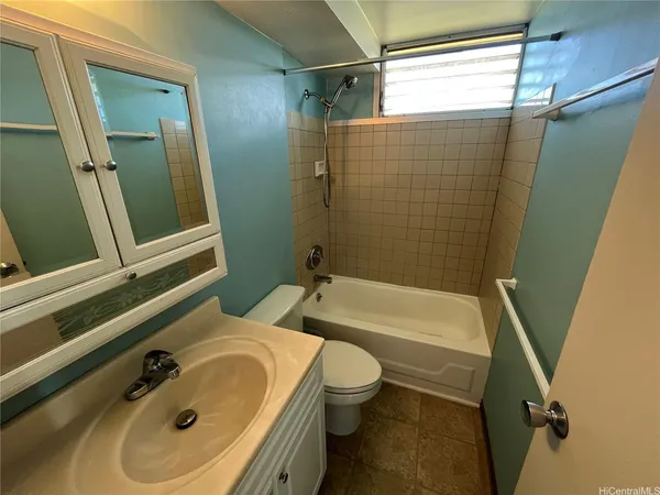 $2,500 | 1060 Kamehameha Highway, Unit 3204B, Pearl City, HI 96782
