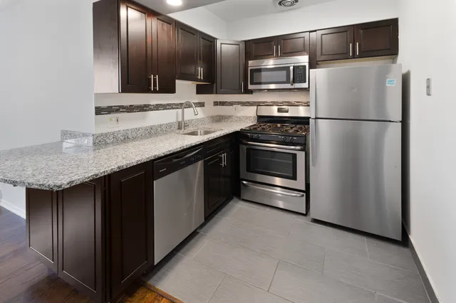 $1,500 | 6201 North Kenmore Avenue, Unit 307, Chicago, IL 60660