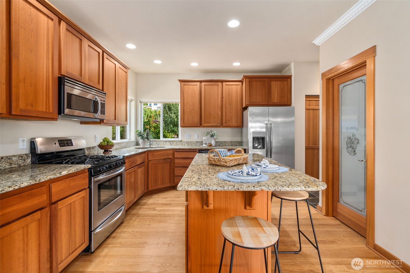 1987 Northwest Rampart Ridge Court Bremerton, WA 98311 - Photo 13 of 39 Gallery Image 13