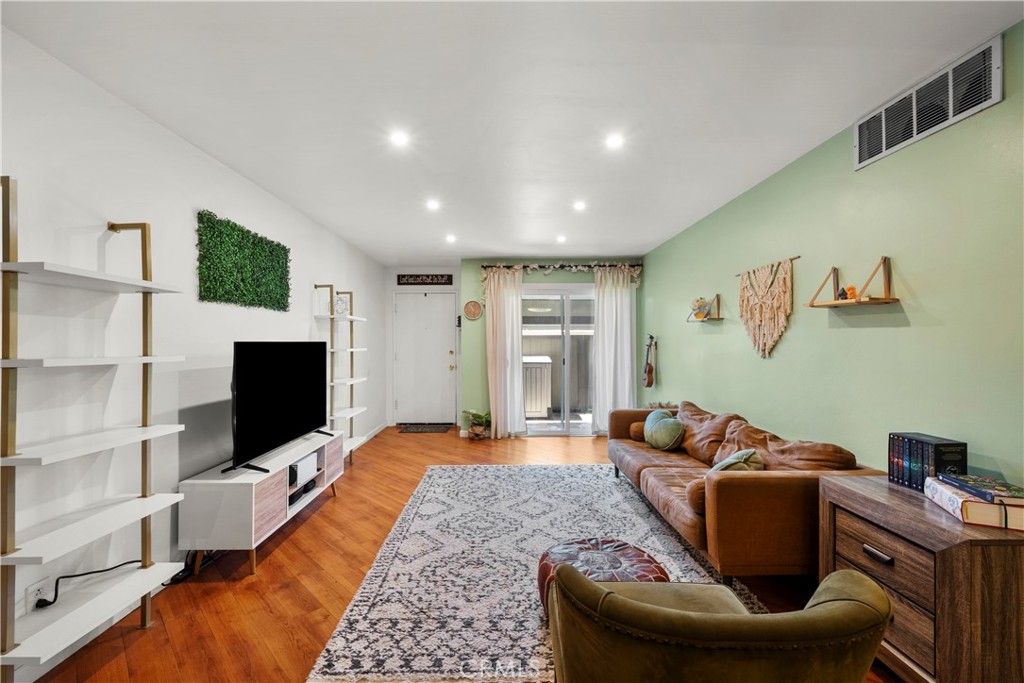 25825 Tournament Road, Unit I9 Valencia, CA 91355 - Photo 13 of 35
