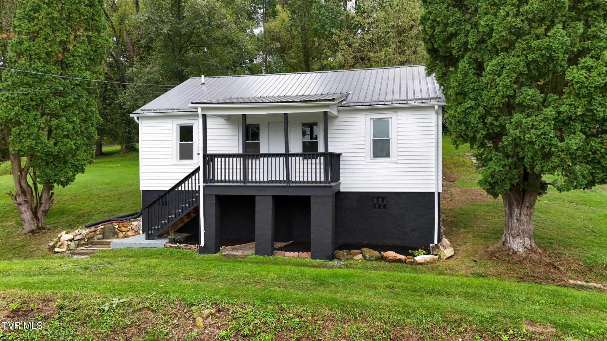 222 Emmett Road Bristol, TN 37620 - Photo 5 of 32 5-print-222 Emmett CP-4