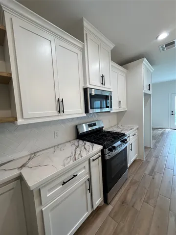 $279,900 | 114 Capetown Circle, Montgomery, TX 77356