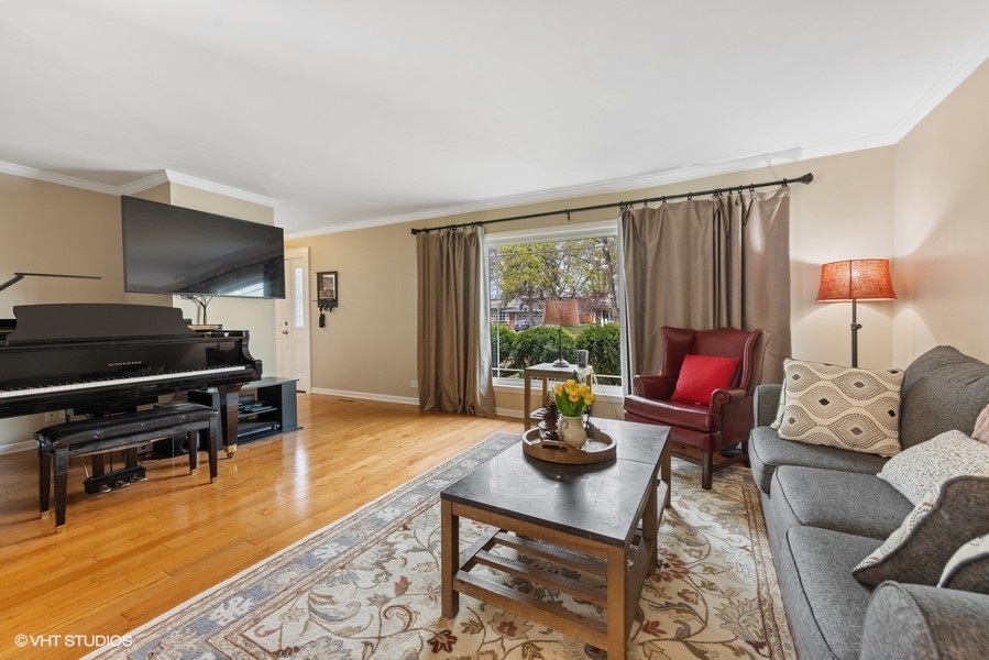 530 Highland Road Hinsdale, IL 60521 - Photo 3 of 18 Gallery Image 3