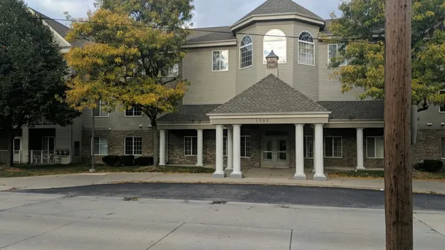 $949 | 1300 Electric Avenue, Lincoln Park, MI 48146