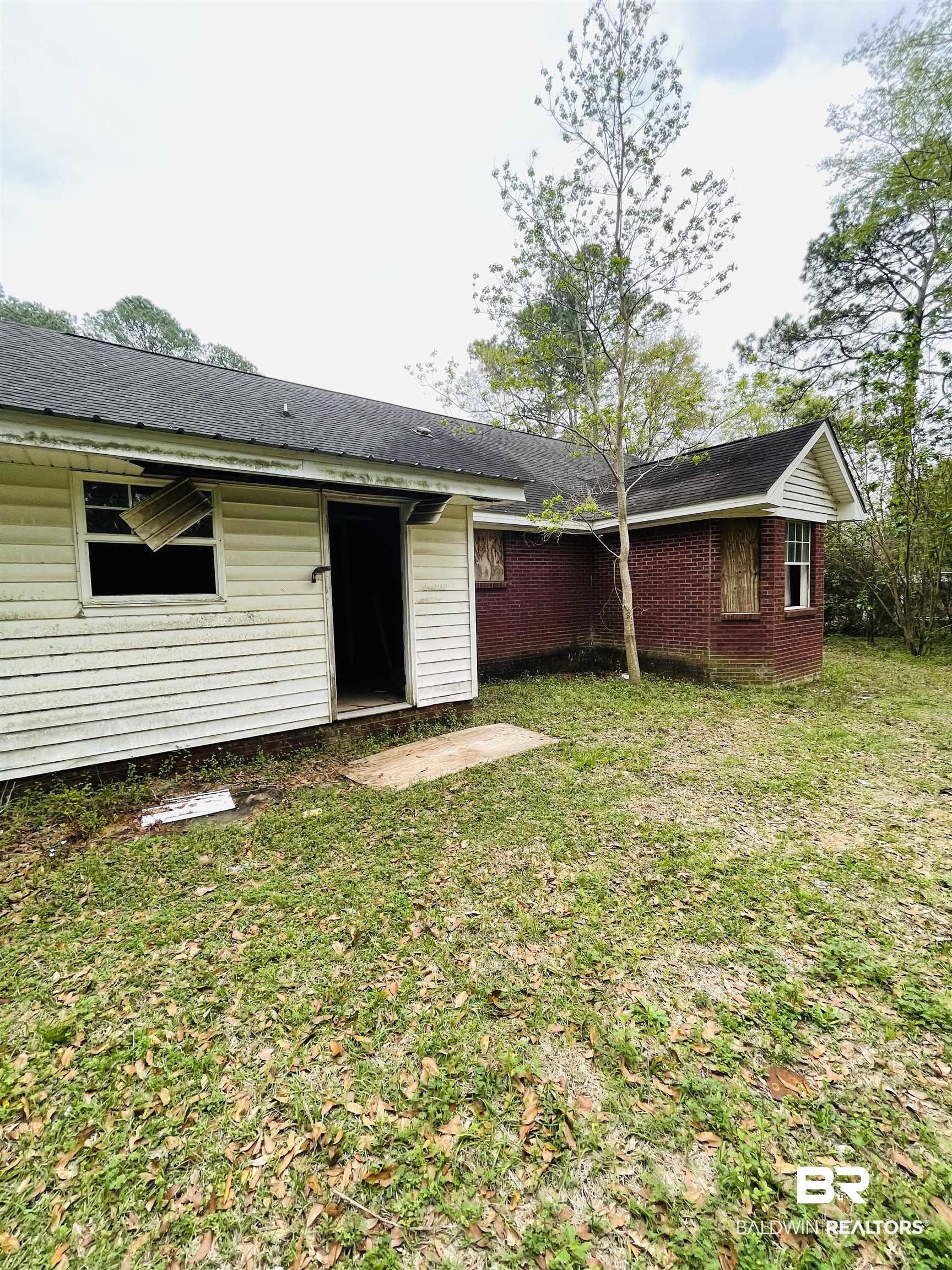 4125 West Markris Circle Eight Mile, AL 36613 - Photo 2 of 4
