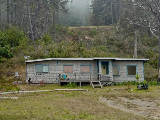 $2,000,000 | 21001 Highway 1, Jenner, CA 95450