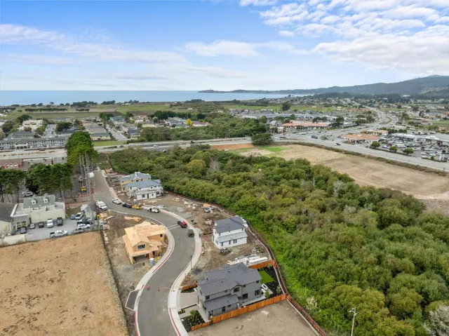 $2,999,000 | 587 Creekside Drive, Half Moon Bay, CA 94019