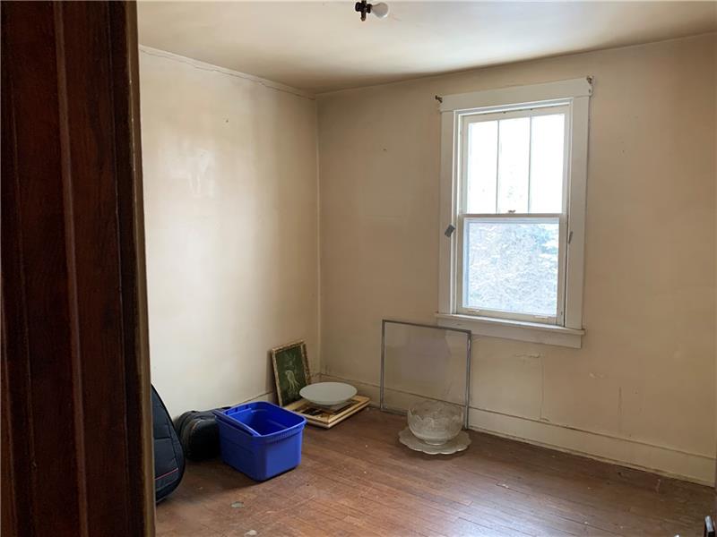 2538 Middletown Road Pittsburgh, PA 15205 - Photo 6 of 8 Gallery Image 6