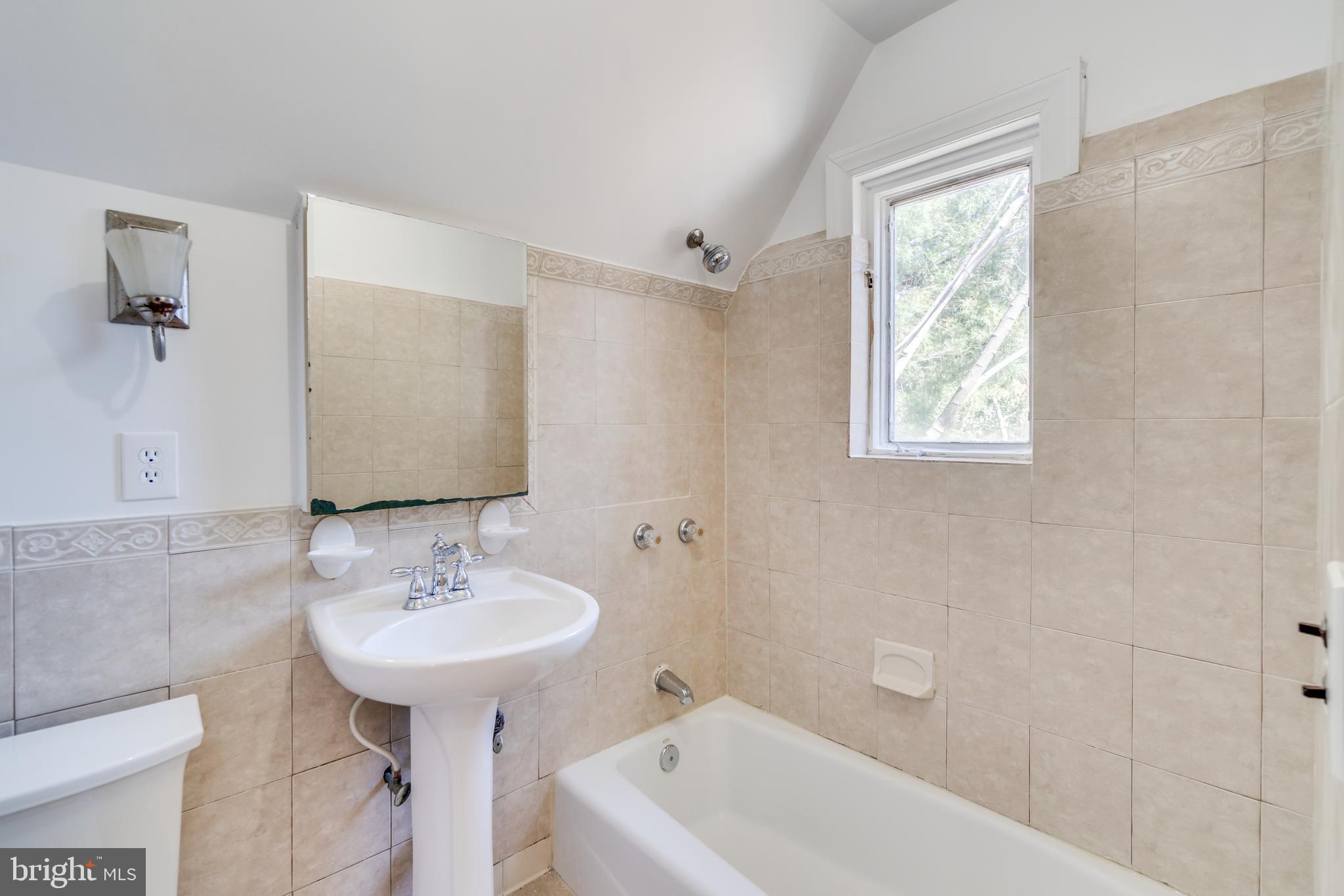 8609 Cedar Street Silver Spring, MD 20910 - Photo 14 of 44 Gallery Image 14