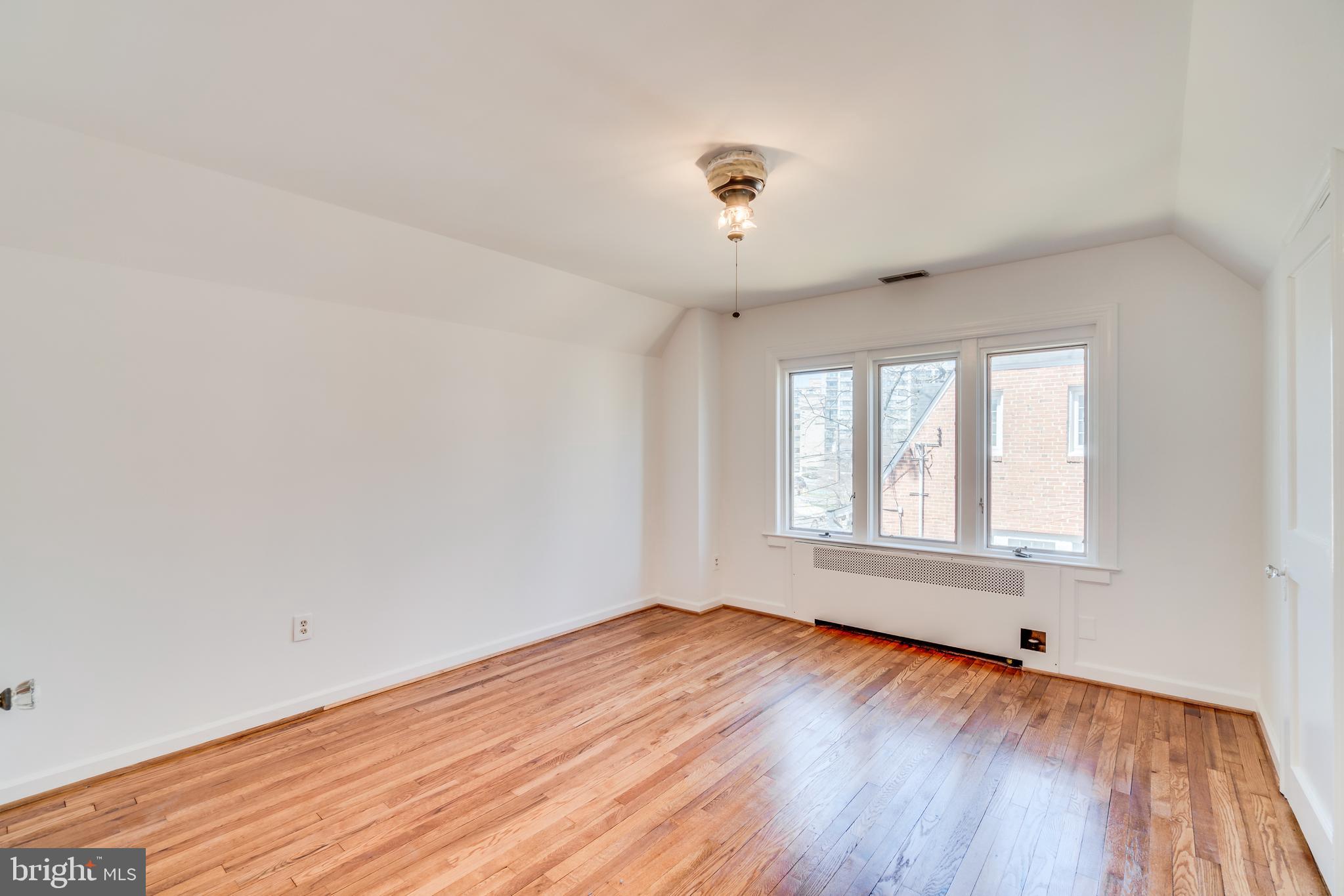 8609 Cedar Street Silver Spring, MD 20910 - Photo 20 of 44 Gallery Image 20