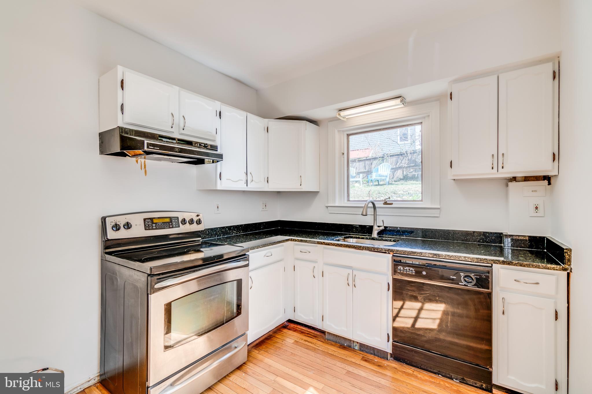 8609 Cedar Street Silver Spring, MD 20910 - Photo 4 of 44 Gallery Image 4
