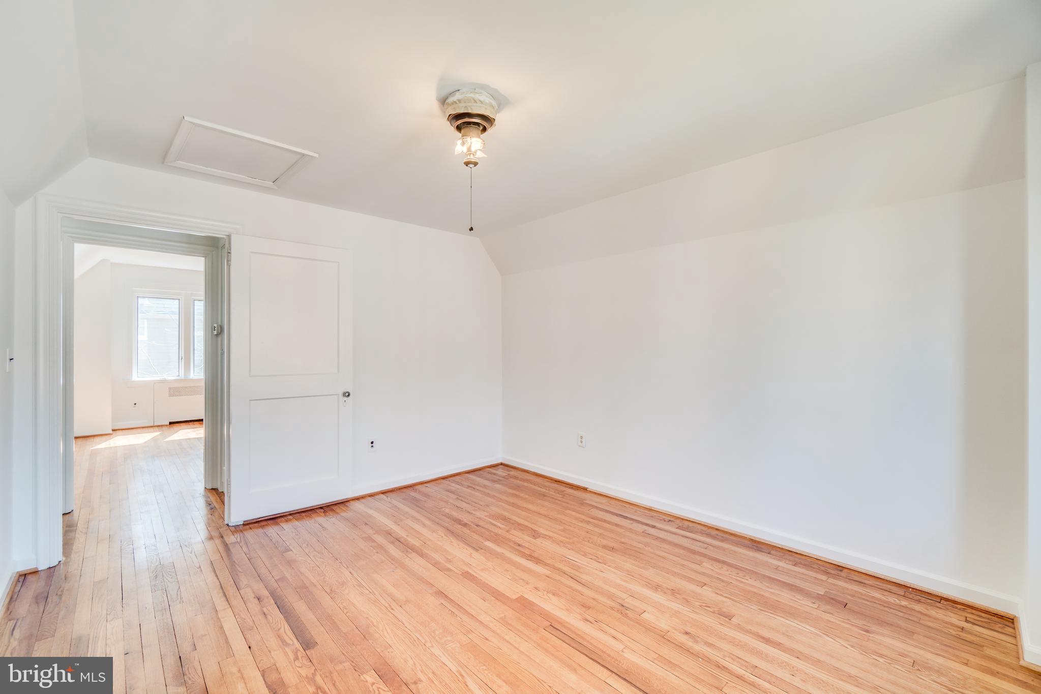 8609 Cedar Street Silver Spring, MD 20910 - Photo 5 of 44 Gallery Image 5