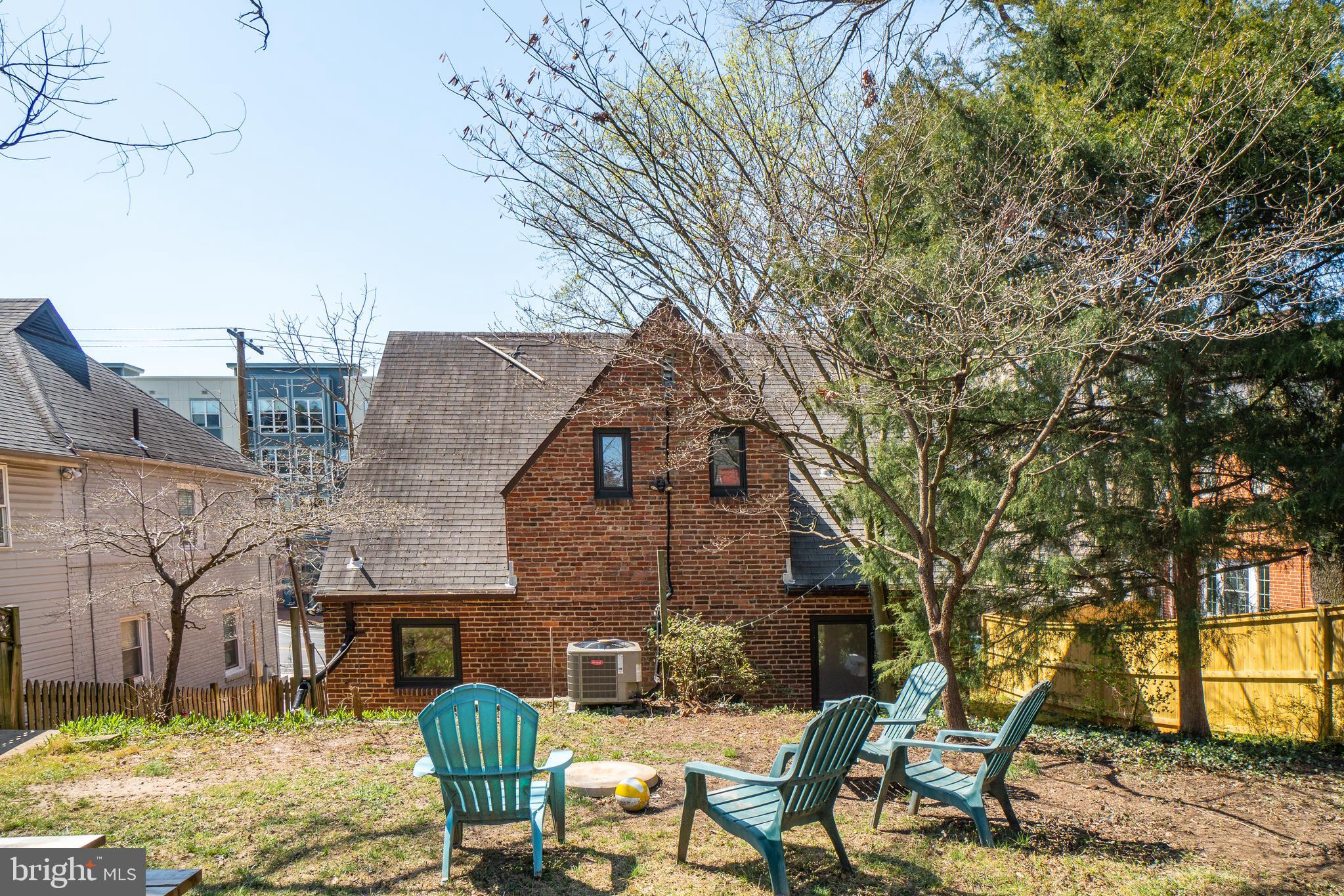 8609 Cedar Street Silver Spring, MD 20910 - Photo 6 of 44 Gallery Image 6