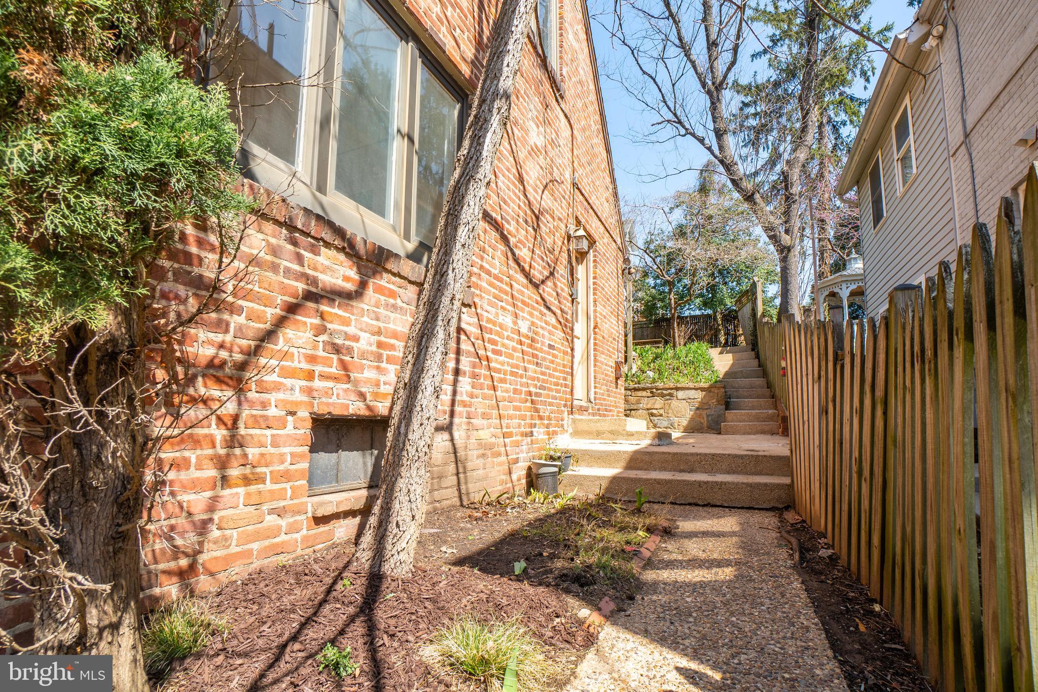 8609 Cedar Street Silver Spring, MD 20910 - Photo 9 of 44 Gallery Image 9