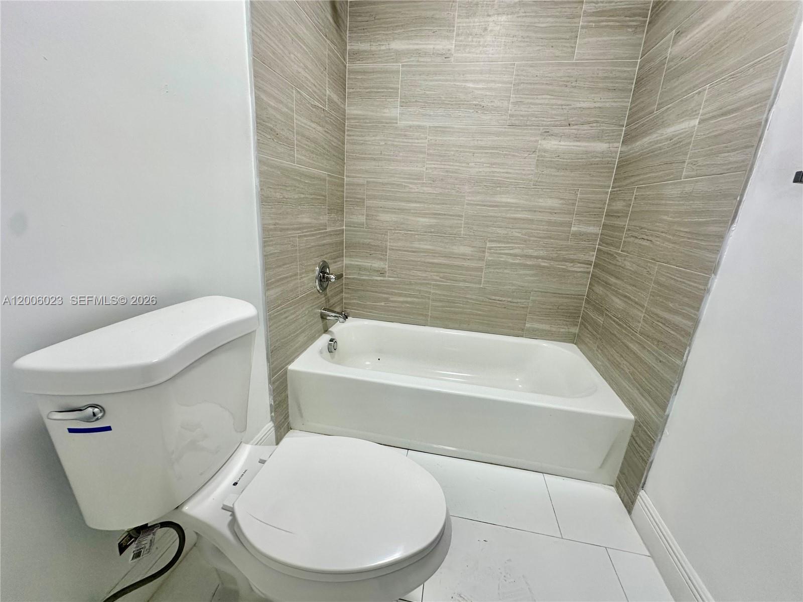 1095 Northeast 149th Street Miami, FL 33161 - Photo 15 of 15