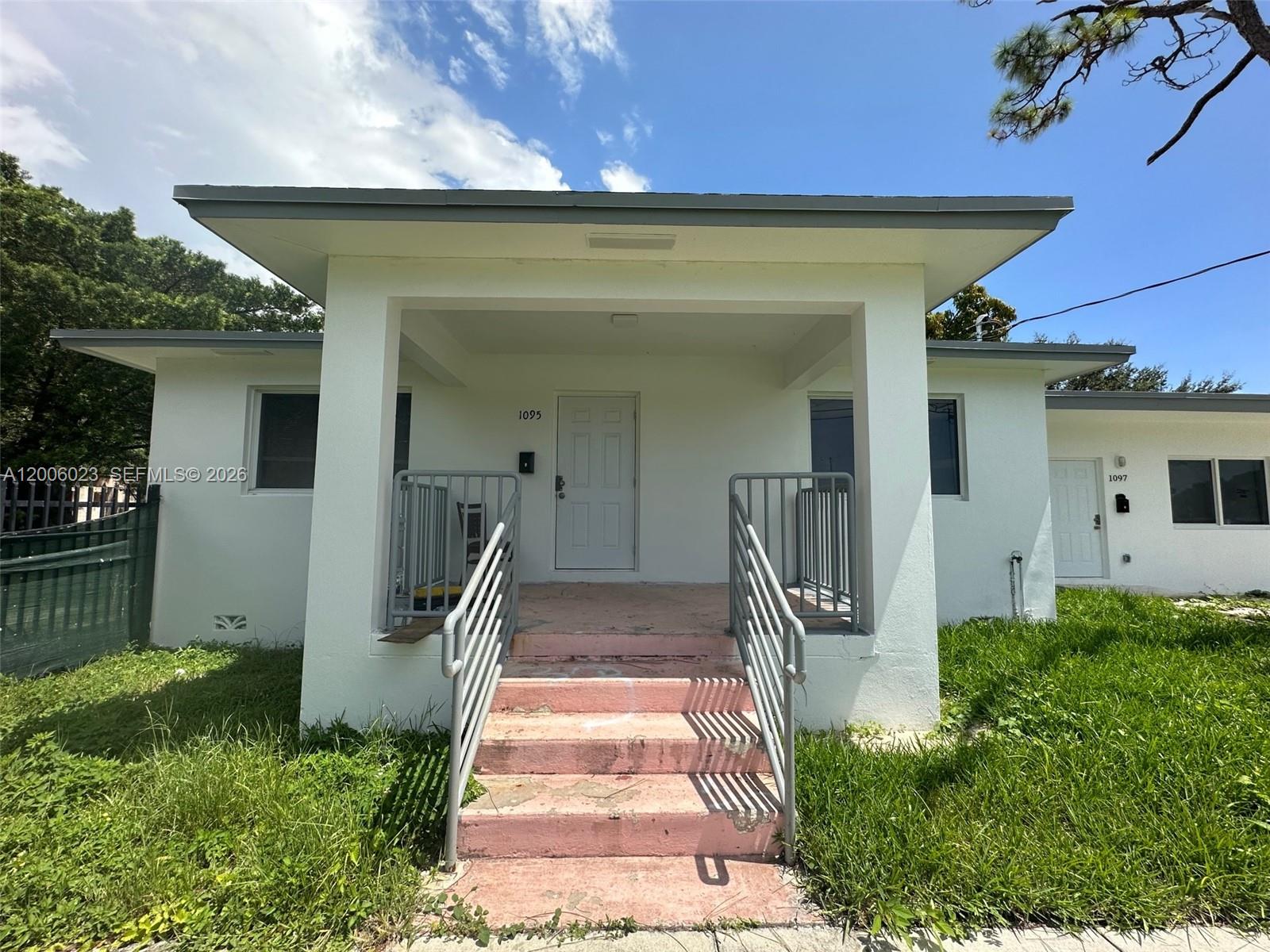 1095 Northeast 149th Street Miami, FL 33161 - Photo 2 of 15