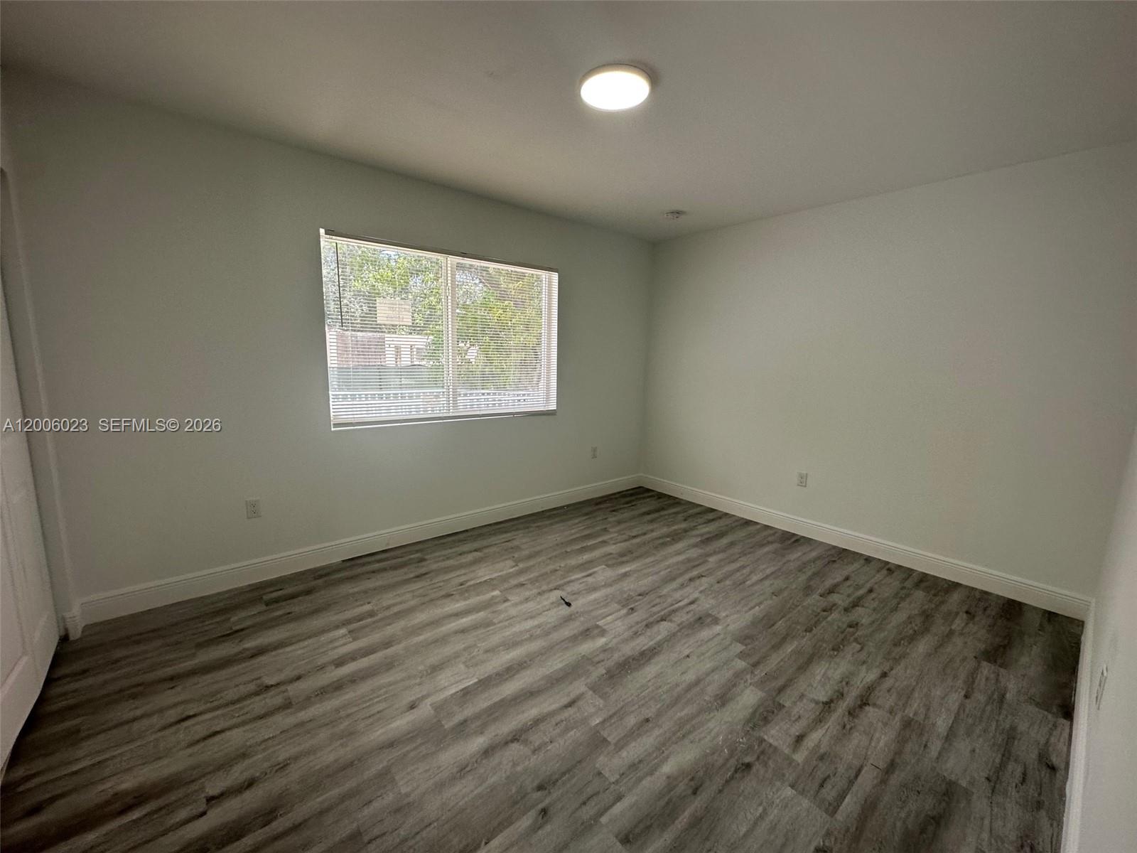 1095 Northeast 149th Street Miami, FL 33161 - Photo 5 of 15