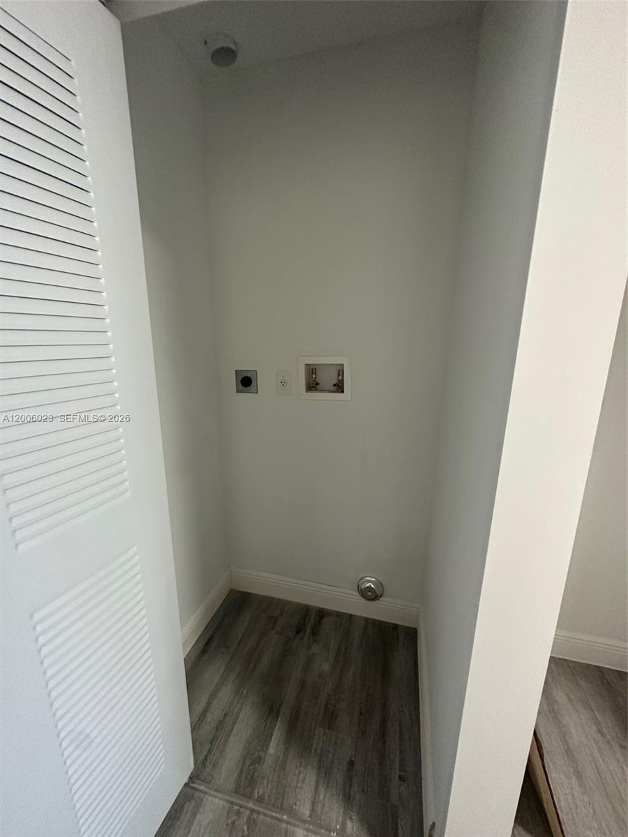 1095 Northeast 149th Street Miami, FL 33161 - Photo 7 of 15