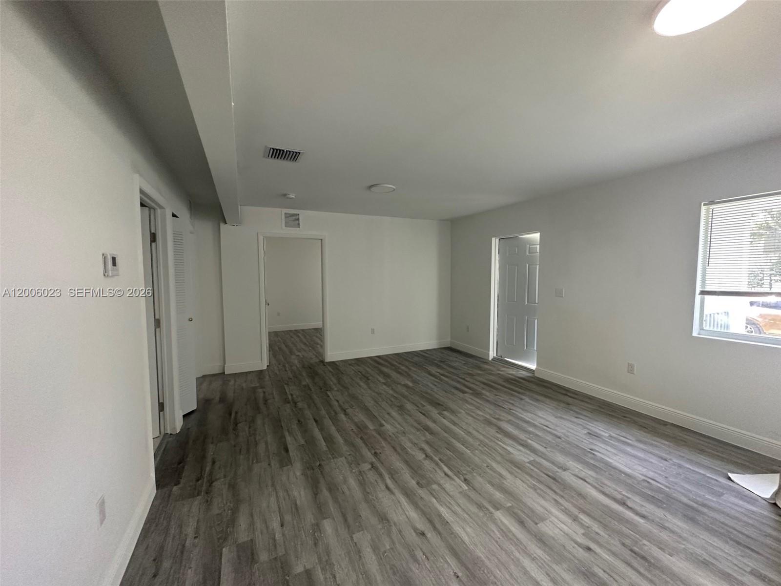 1095 Northeast 149th Street Miami, FL 33161 - Photo 8 of 15